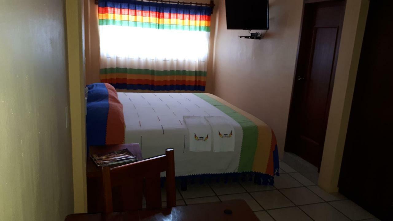 Hotel Alebrijes San Pedro Pochutla Extérieur photo