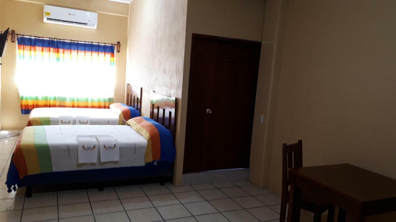 Hotel Alebrijes San Pedro Pochutla Extérieur photo