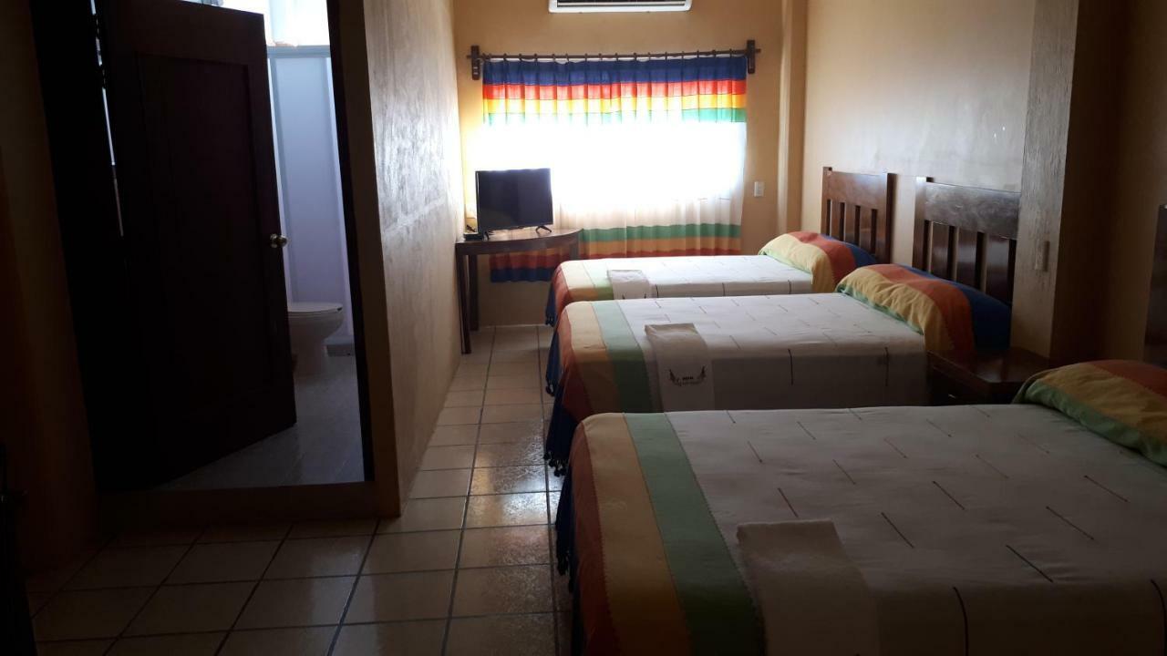 Hotel Alebrijes San Pedro Pochutla Extérieur photo